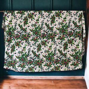 Vintage Leacock & Company Christmas Holly Berries  Tablecloth 80” x 56” Oblong